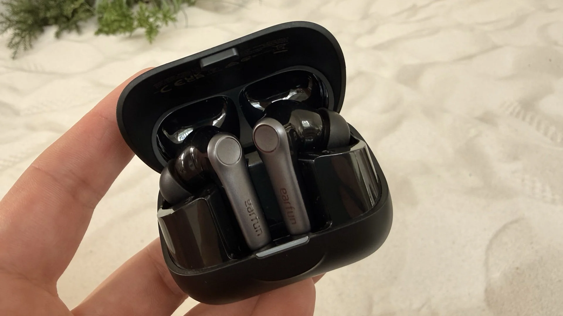 EarFun Air Pro 4+ ブラック 207l7jm0key1bzbtx4l.jpg